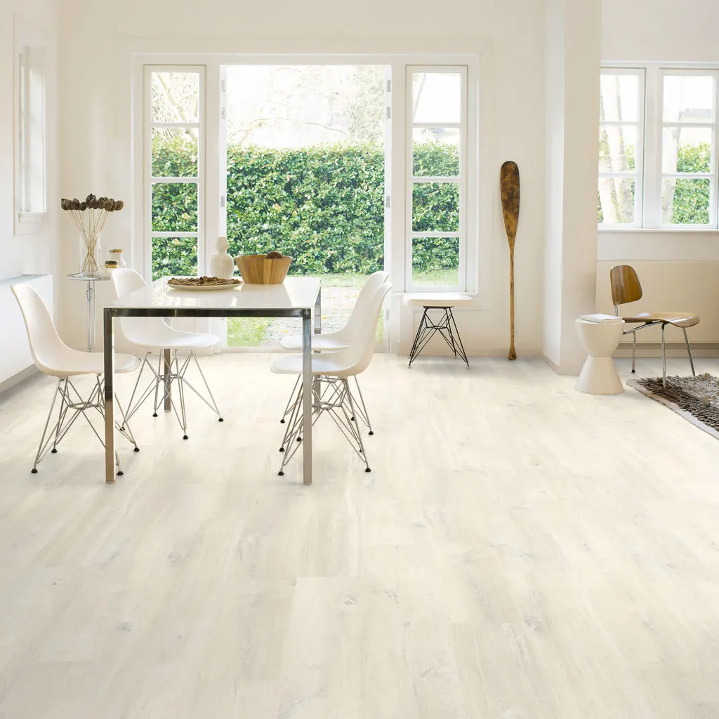 White Woodon Floor